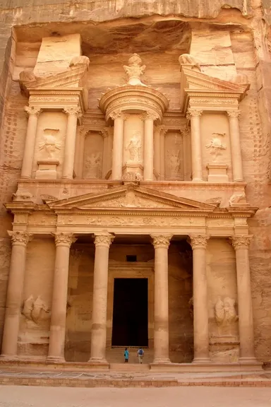 El Tesoro de Petra, capital de los nabateos del rey Aretas