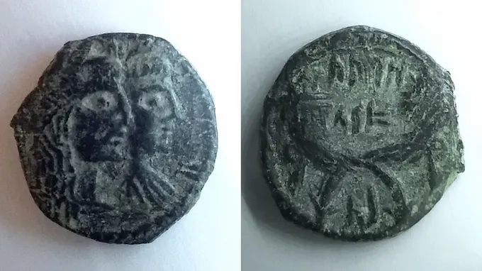 Moneda de Aretas IV y la reina Shaqilat; bajo su gobernador escapó Pablo de Damasco