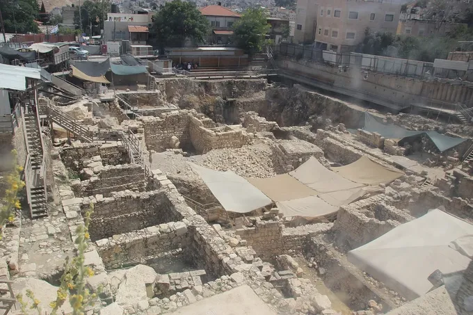 Excavación del aparcamiento Givati, donde asomó el foso de la Jerusalén real