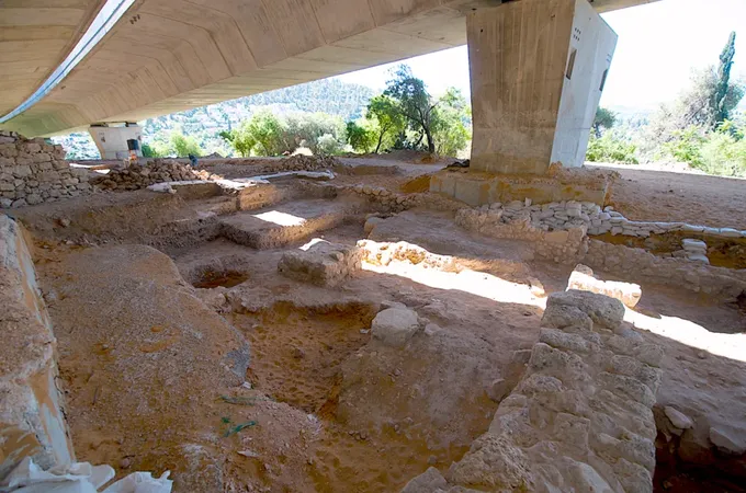 El templo de Tel Motzá, a las puertas de Jerusalén, excavado bajo el viaducto de la autopista