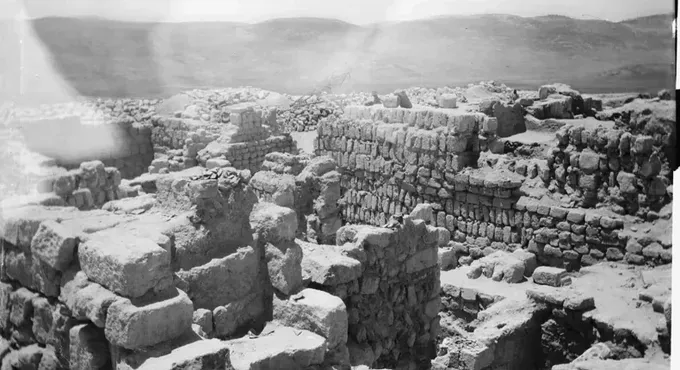 Ruinas del palacio de Amrí en Samaria: compró el monte a Sémer por dos talentos de plata y levantó en él su capital