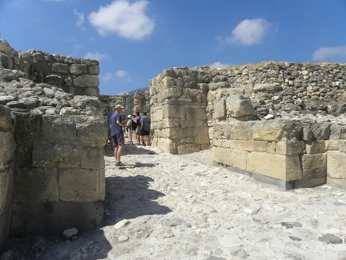 Puerta salomónica de Meguido, ciudad fortificada por Salomón