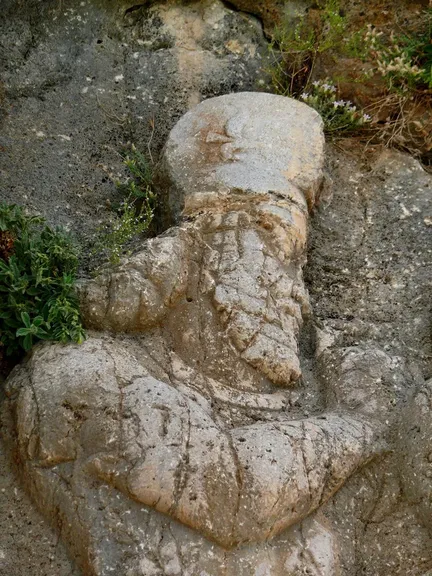 Relieve del genio alado de Pasargada, junto al palacio de Ciro el Grande