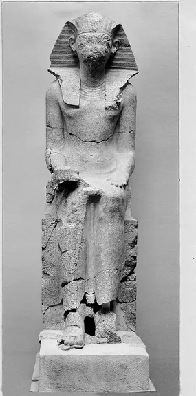 Gran estatua sedente de Hatshepsut, en el Metropolitano de Nueva York