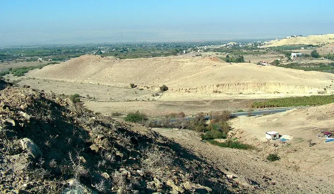 Tall el-Hammam, la Sodoma del Génesis, sobre la vega del Jordán