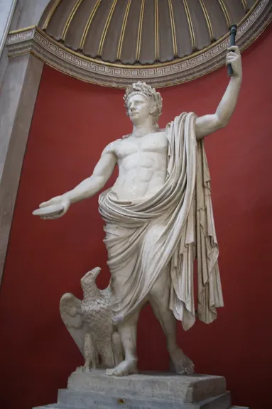 Estatua del emperador Claudio como Júpiter, hallada en Lanuvio