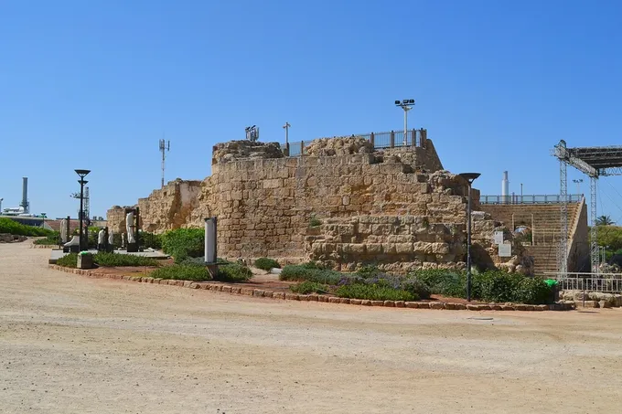 Teatro romano de Cesarea Marítima, escenario de la corte de los Agripas