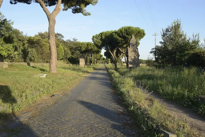 La Vía Apia, por la que Pablo llegó a Roma