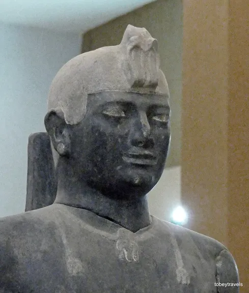 Estatua del faraón kushita Tanutamón (Tantamani), Museo Nacional de Sudán