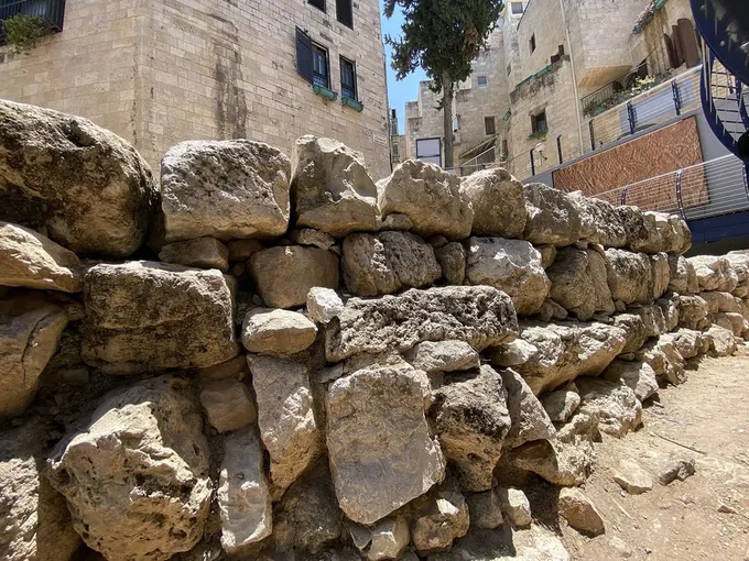 El Muro Ancho de Jerusalén