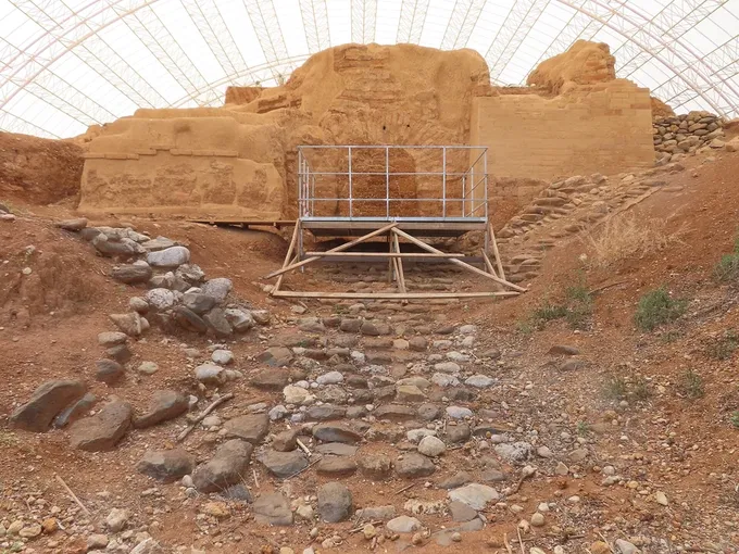 Puerta cananea de adobe de Dan, el arco en pie más antiguo del mundo