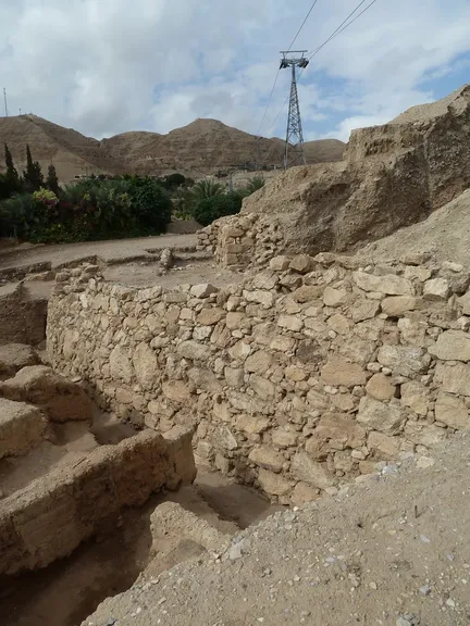 Muralla de Jericó en Tell es-Sultán, sobre la que se alzaba la casa de Rahab
