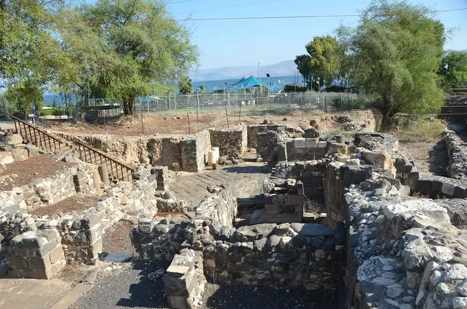 Puerta romana de Tiberíades, la ciudad que Antipas fundó junto al lago