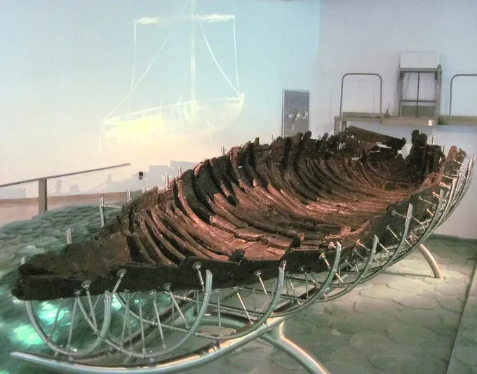 La barca de Genesaret, conservada tras once años de tratamiento