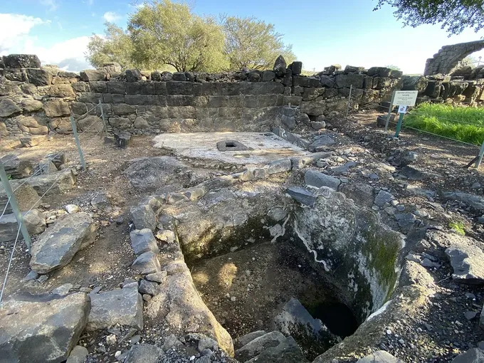 Ruinas de la sinagoga de basalto de Corozaín, ciudad reprendida por Jesús