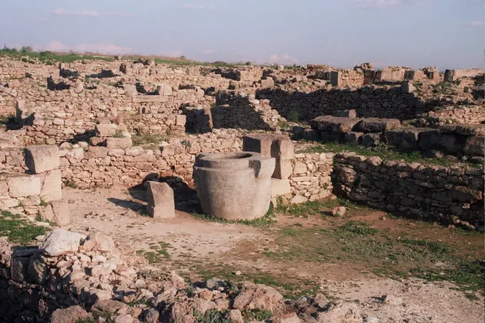 Ruinas de Ugarit, capital cananea donde aparecieron los textos de Baal